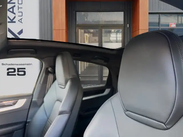 Porsche Cayenne view 6