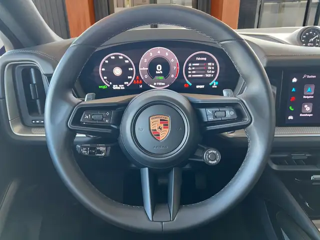 Porsche Cayenne view 9