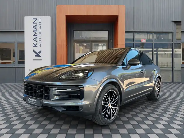 Porsche Cayenne main image
