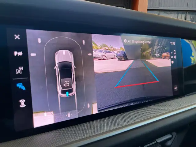 Porsche Cayenne view 13