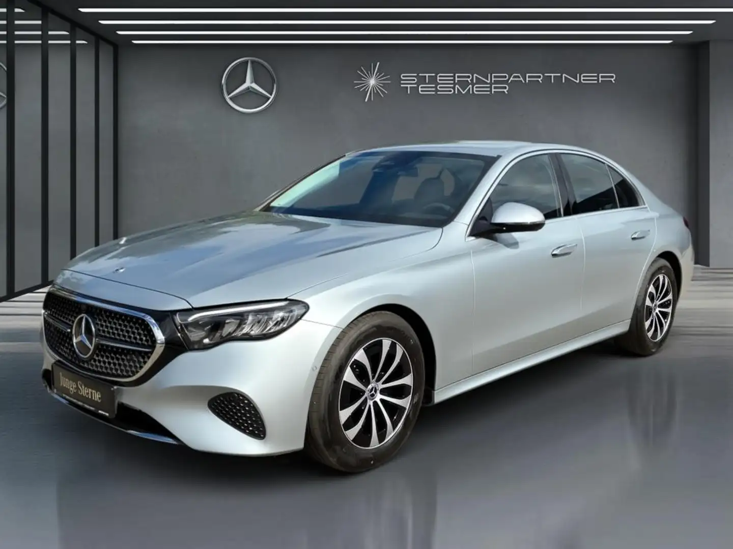 Mercedes-Benz E 220 d Avantgarde MBUX Kamera LED Ambiente Plus Silber - 1
