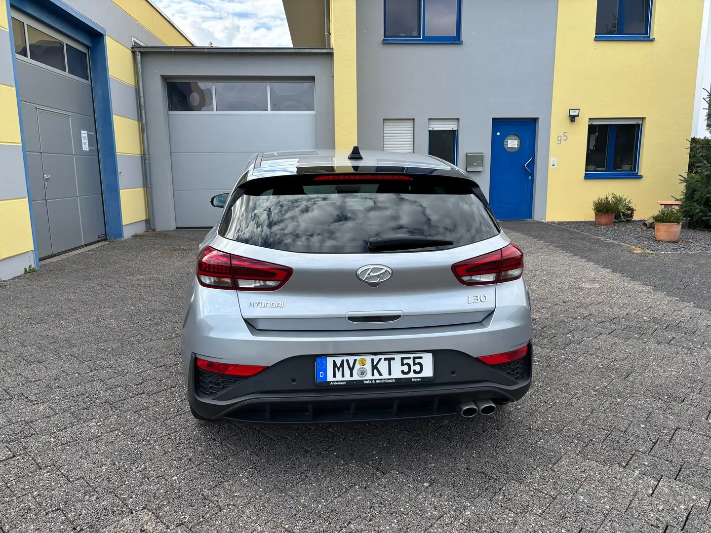 Hyundai i30 i30 1.5 T-GDI Fastback 48V-Hybrid DCT N-Line Silber - 2