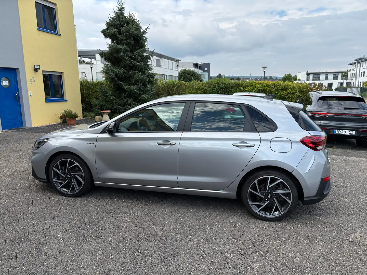 Hyundai i30 i30 1.5 T-GDI Fastback 48V-Hybrid DCT N-Line Silber - 1