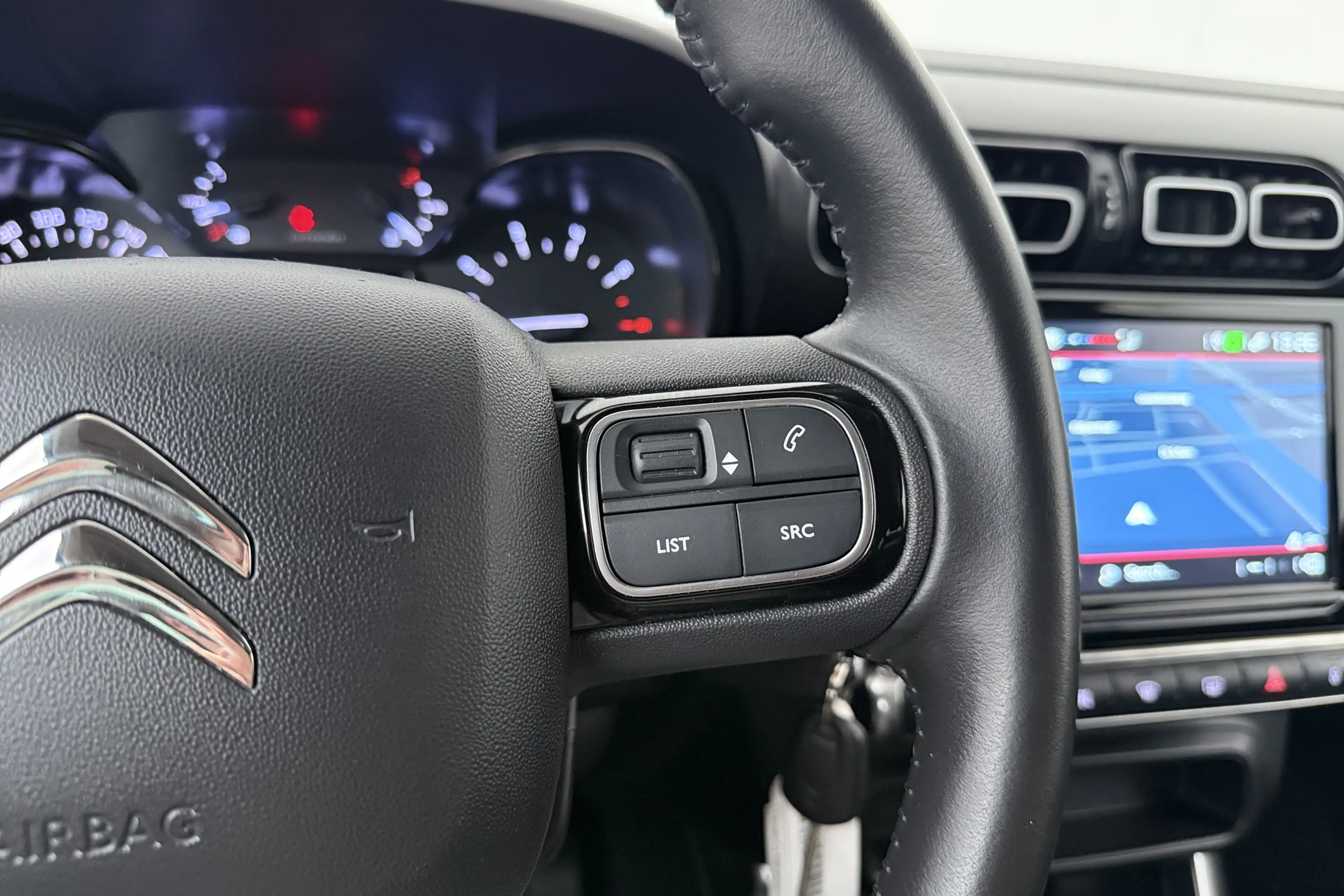 Citroen C3 Aircross 1.2T 111 PK Black-Style Navi Carplay LED Privacy G — photo 17