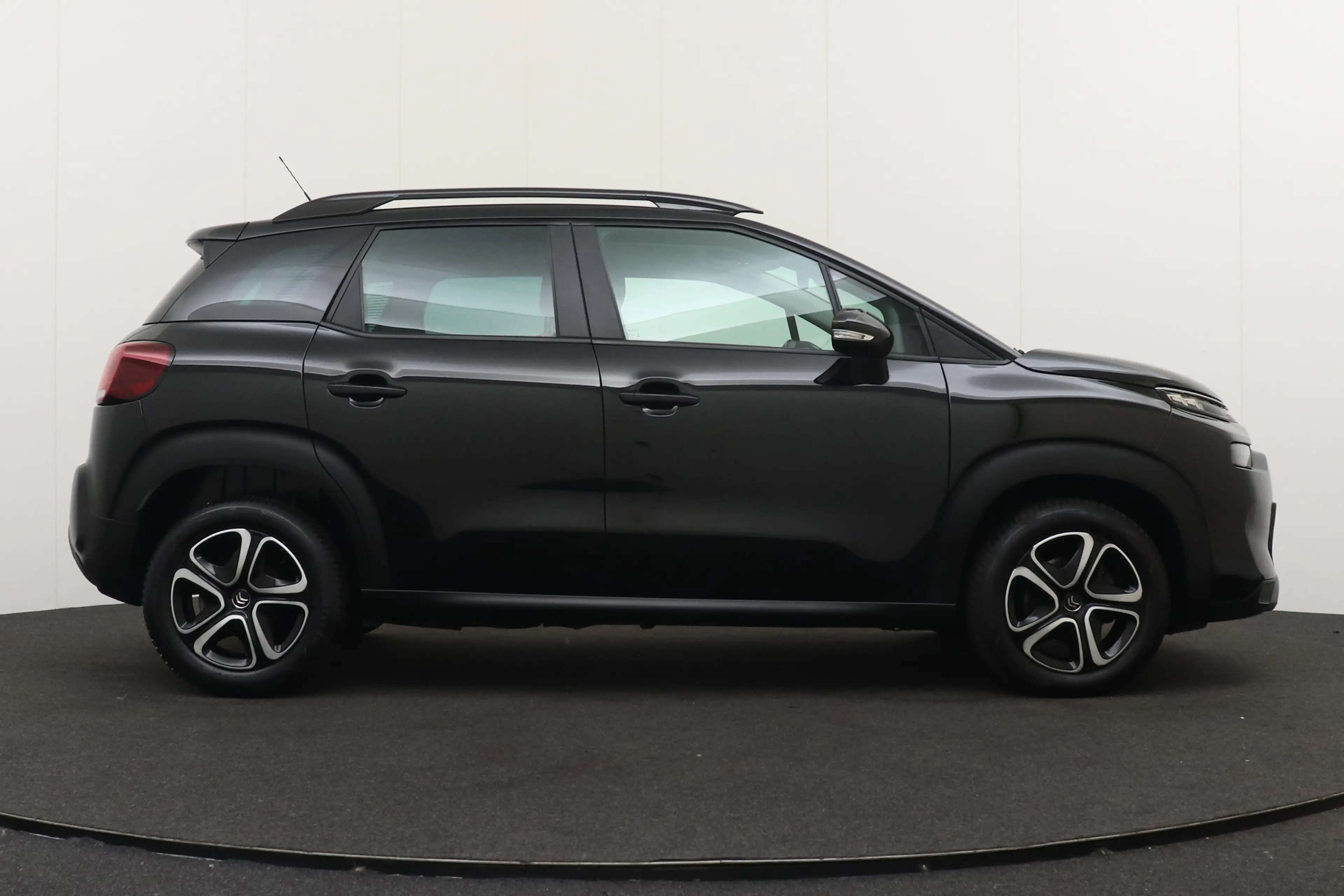 Citroen C3 Aircross 1.2T 111 PK Black-Style Navi Carplay LED Privacy G — photo 6