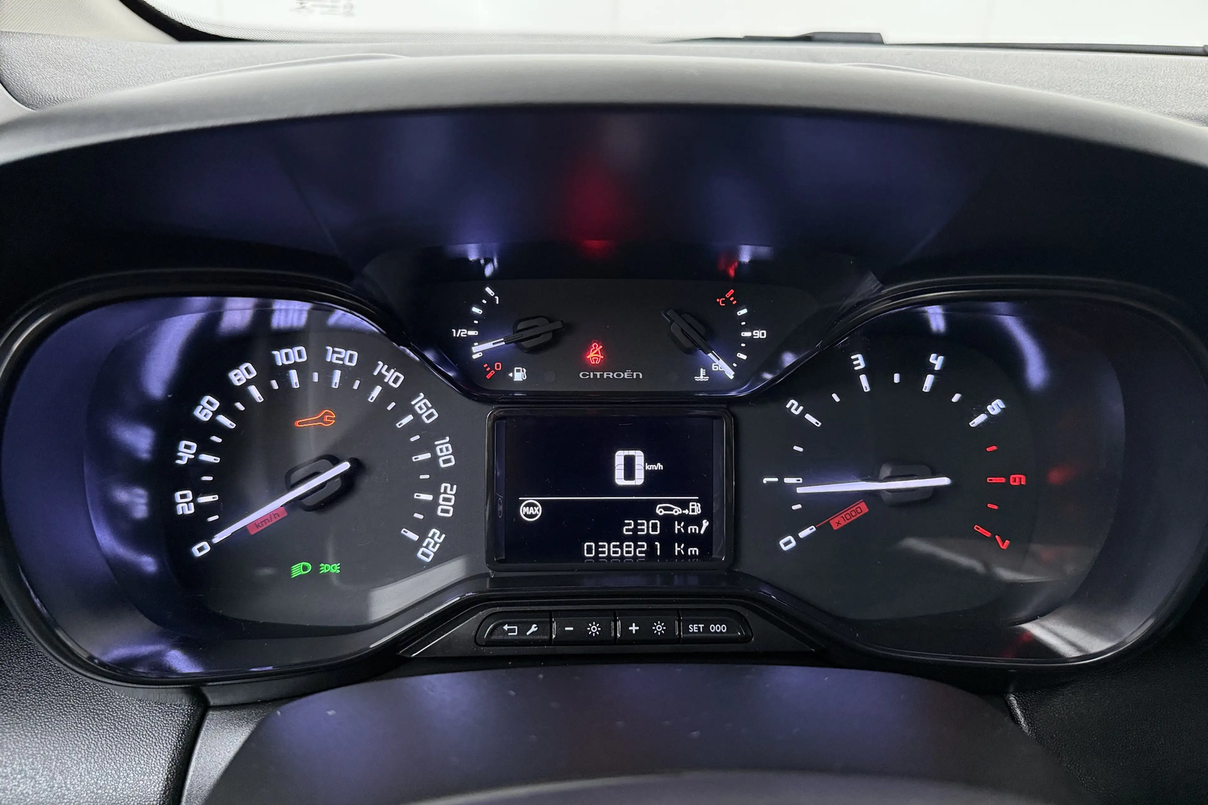 Citroen C3 Aircross 1.2T 111 PK Black-Style Navi Carplay LED Privacy G — photo 18