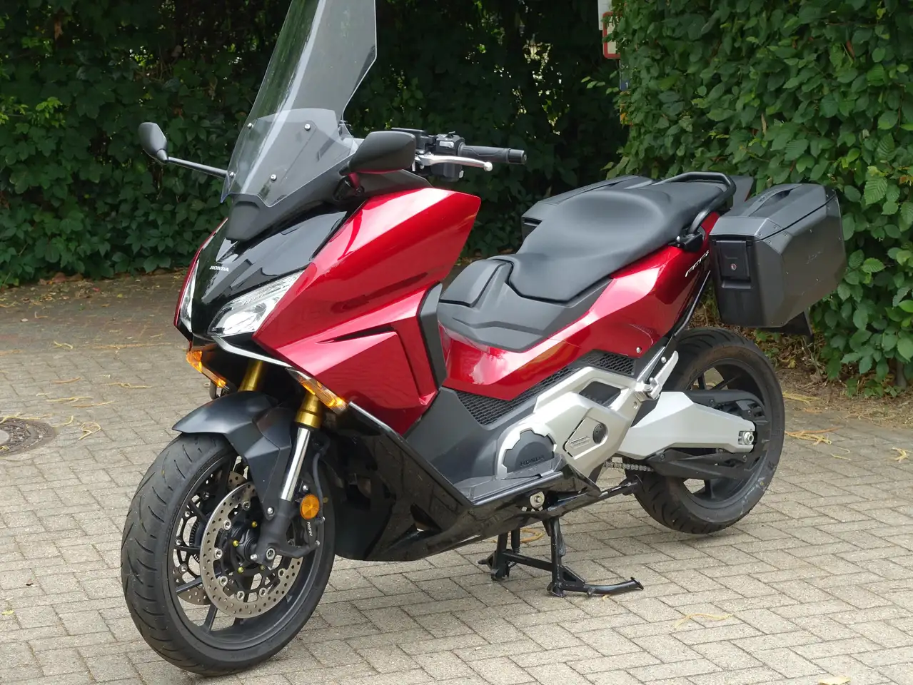 Honda Forza 750