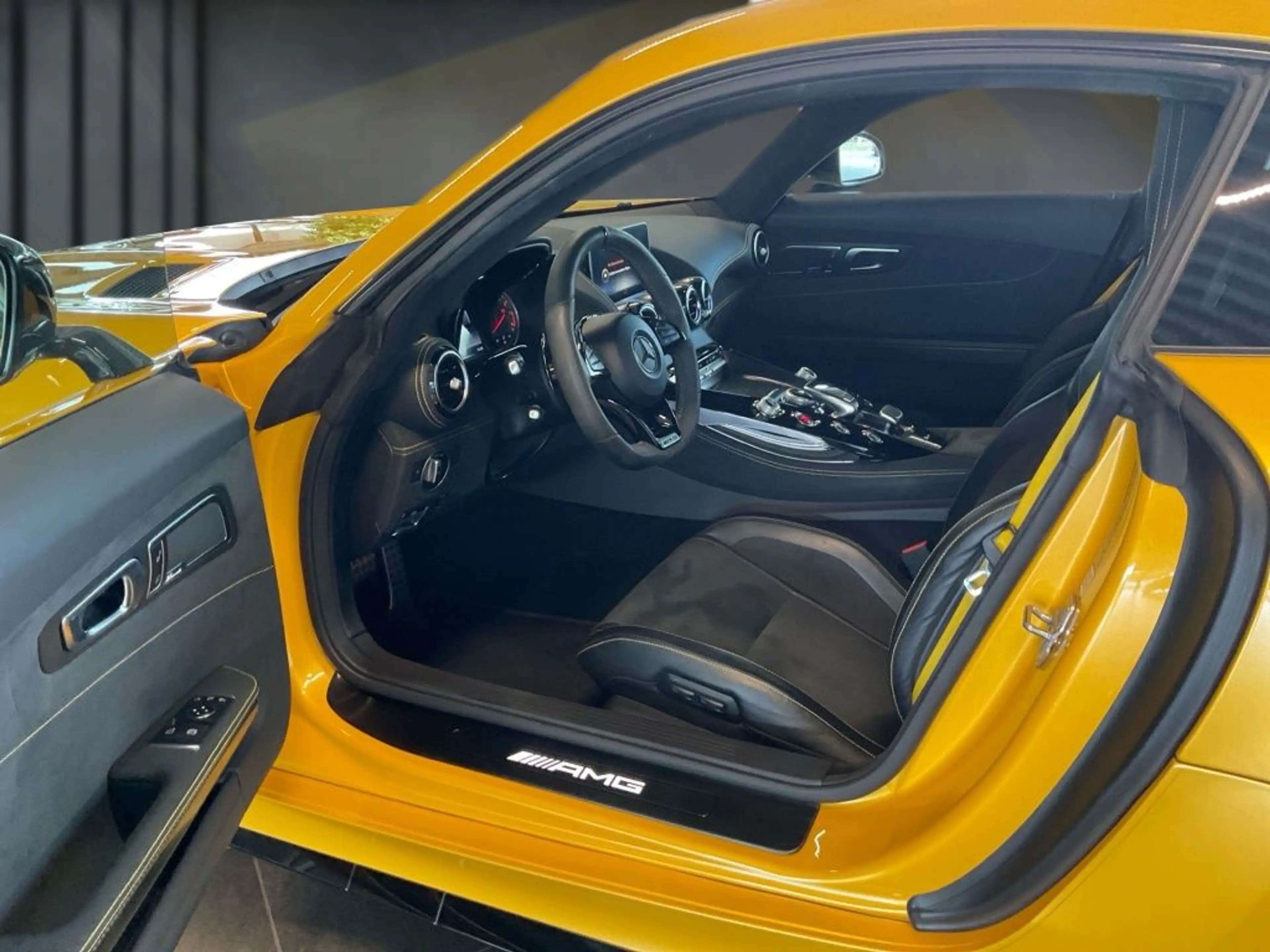 Mercedes-Benz AMG GT AMG+Carbon+Memory+Ambiente+COMAND+Leder — photo 6