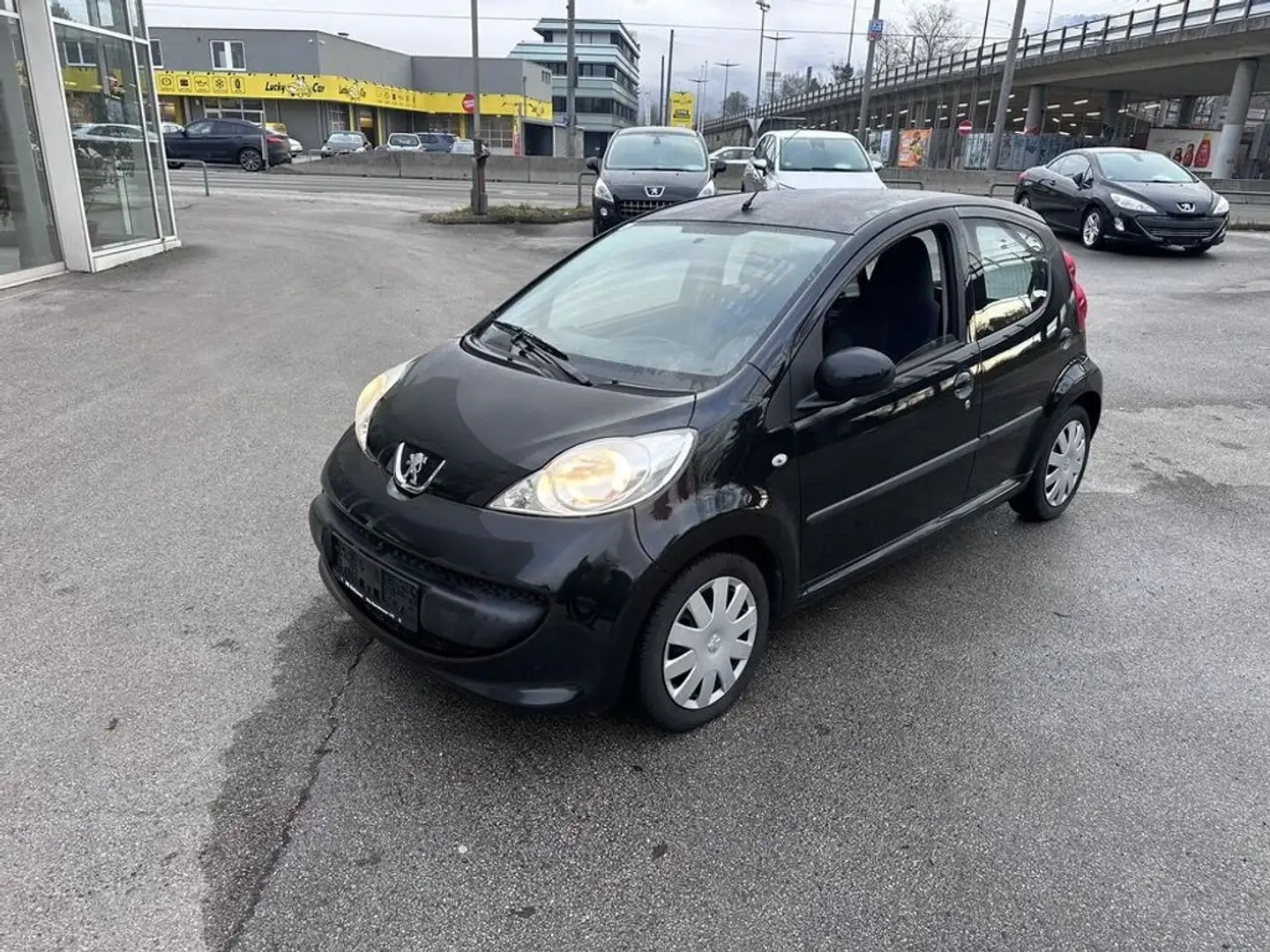 Peugeot 107 Urban Schwarz - 1