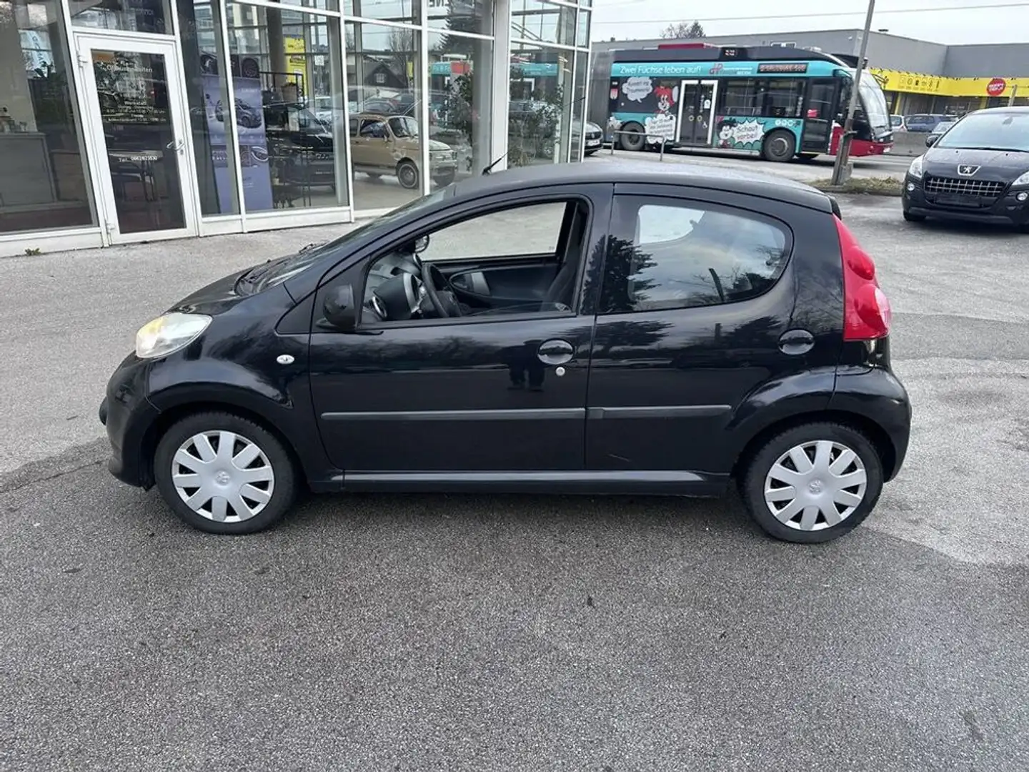 Peugeot 107 Urban Schwarz - 2