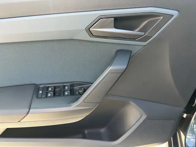 Seat Arona view 8
