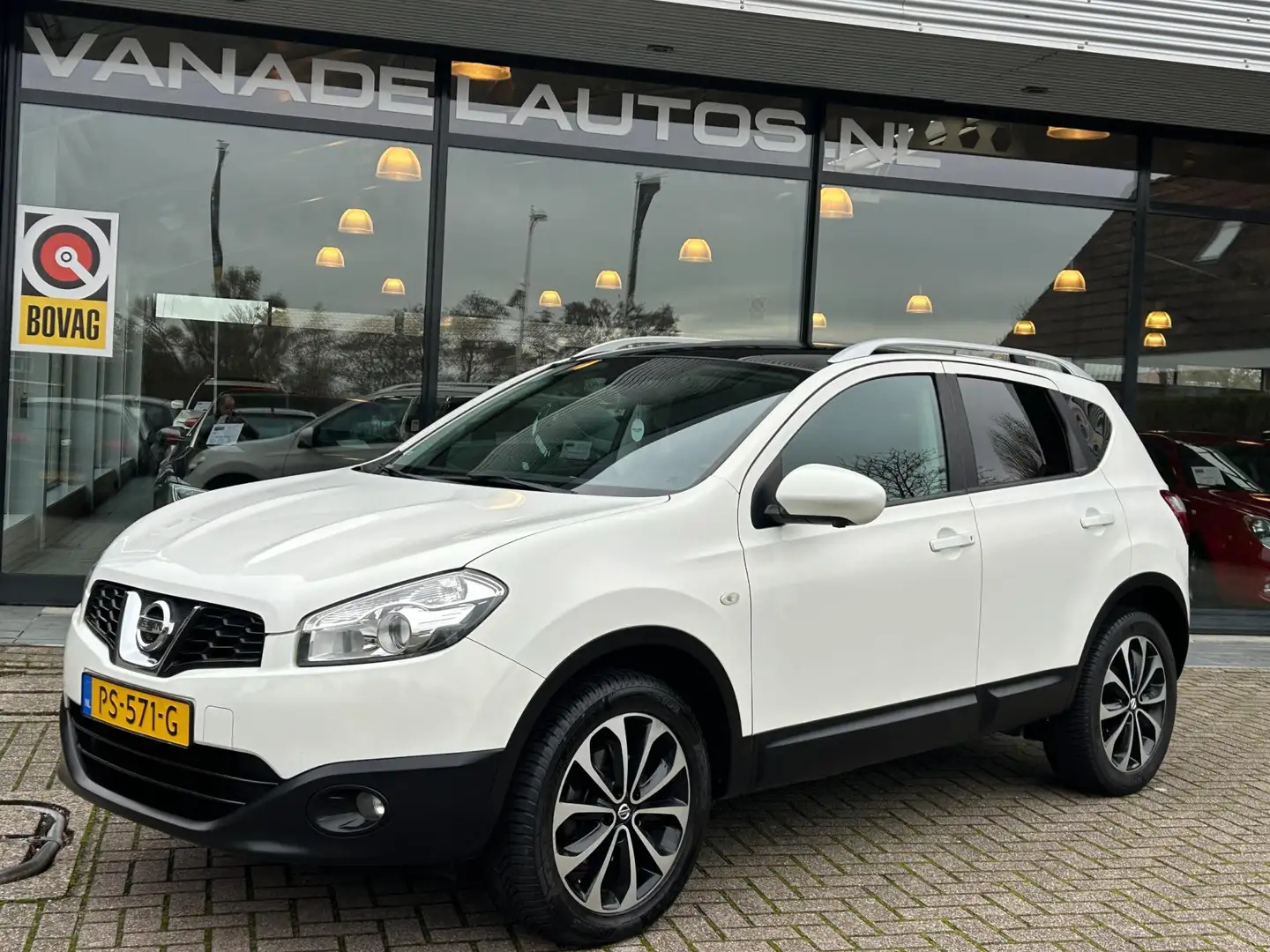 Nissan Qashqai 1.6 Connect Panorama 360 Camera Navi Clima Cruise Weiß - 1