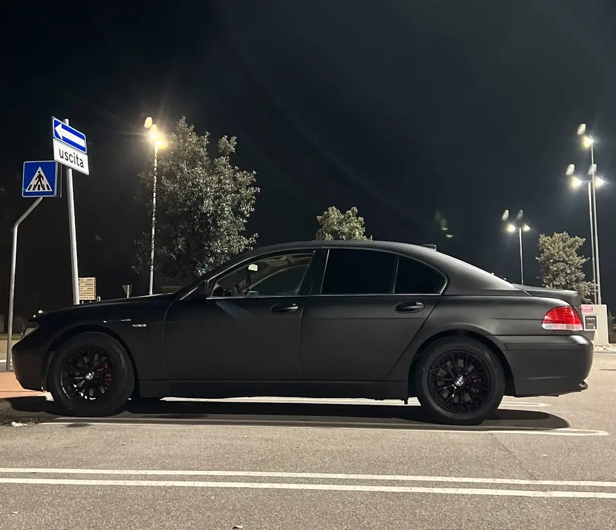 BMW 745 745Li - 2