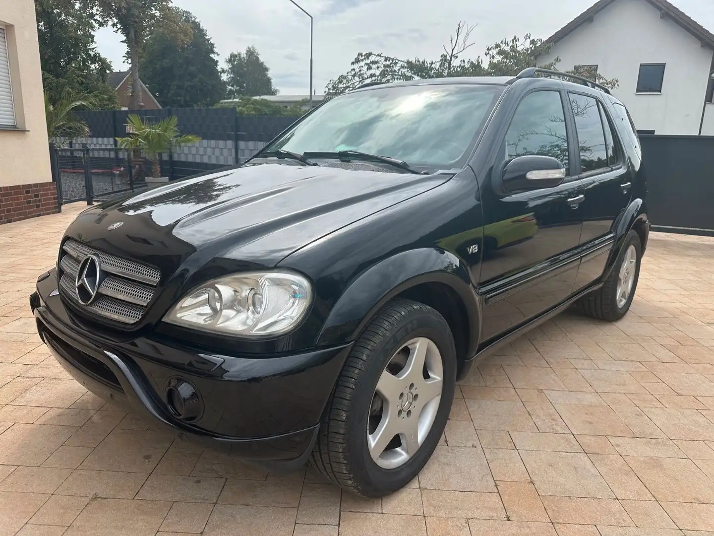 Mercedes-Benz ML 55 AMG +LPG Gas+Leder+Navi+Standh.+AHK+SSD Schwarz - 1
