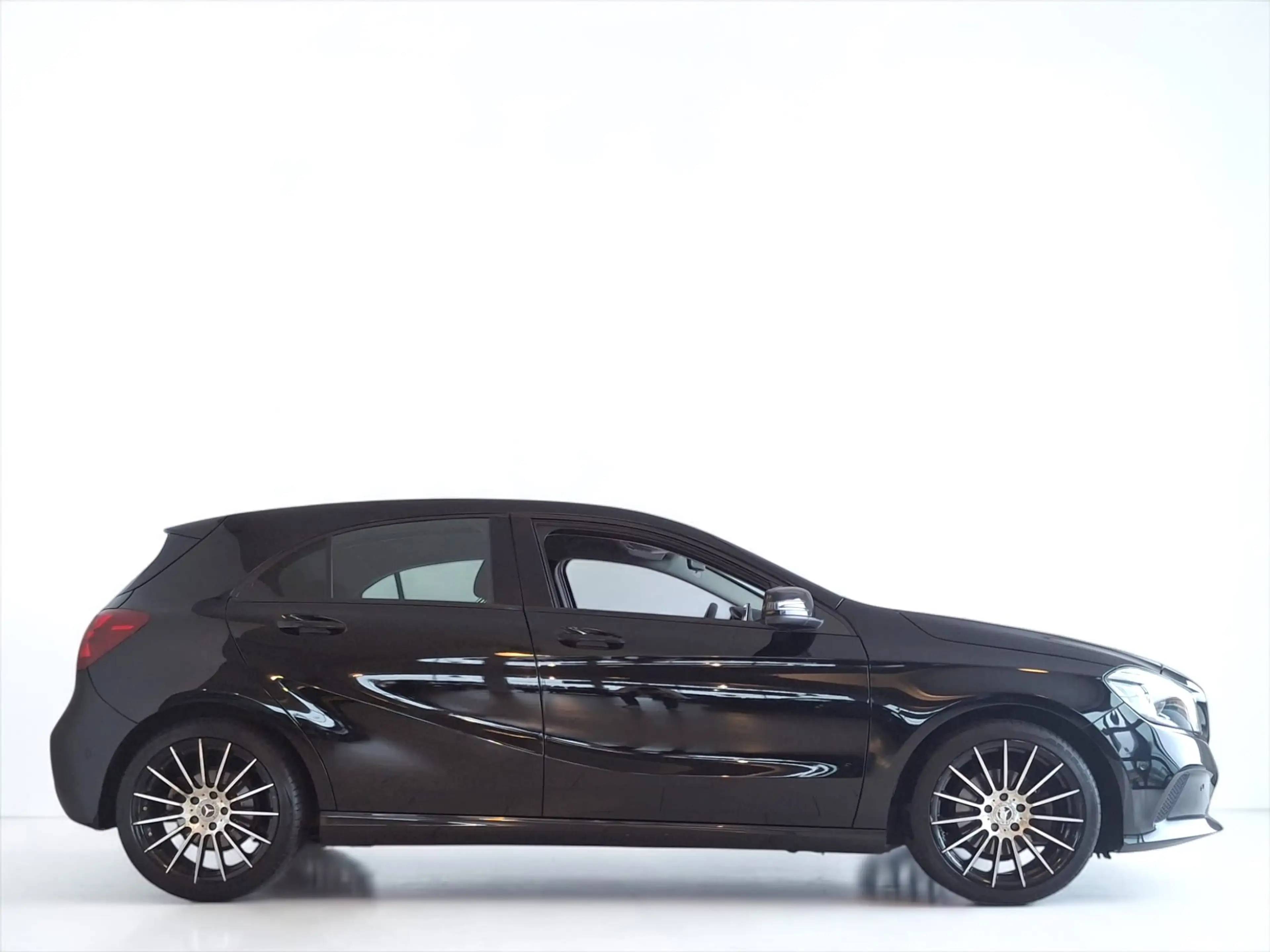 Mercedes-Benz A 180 Ambition NAVI PDC LMV — photo 9
