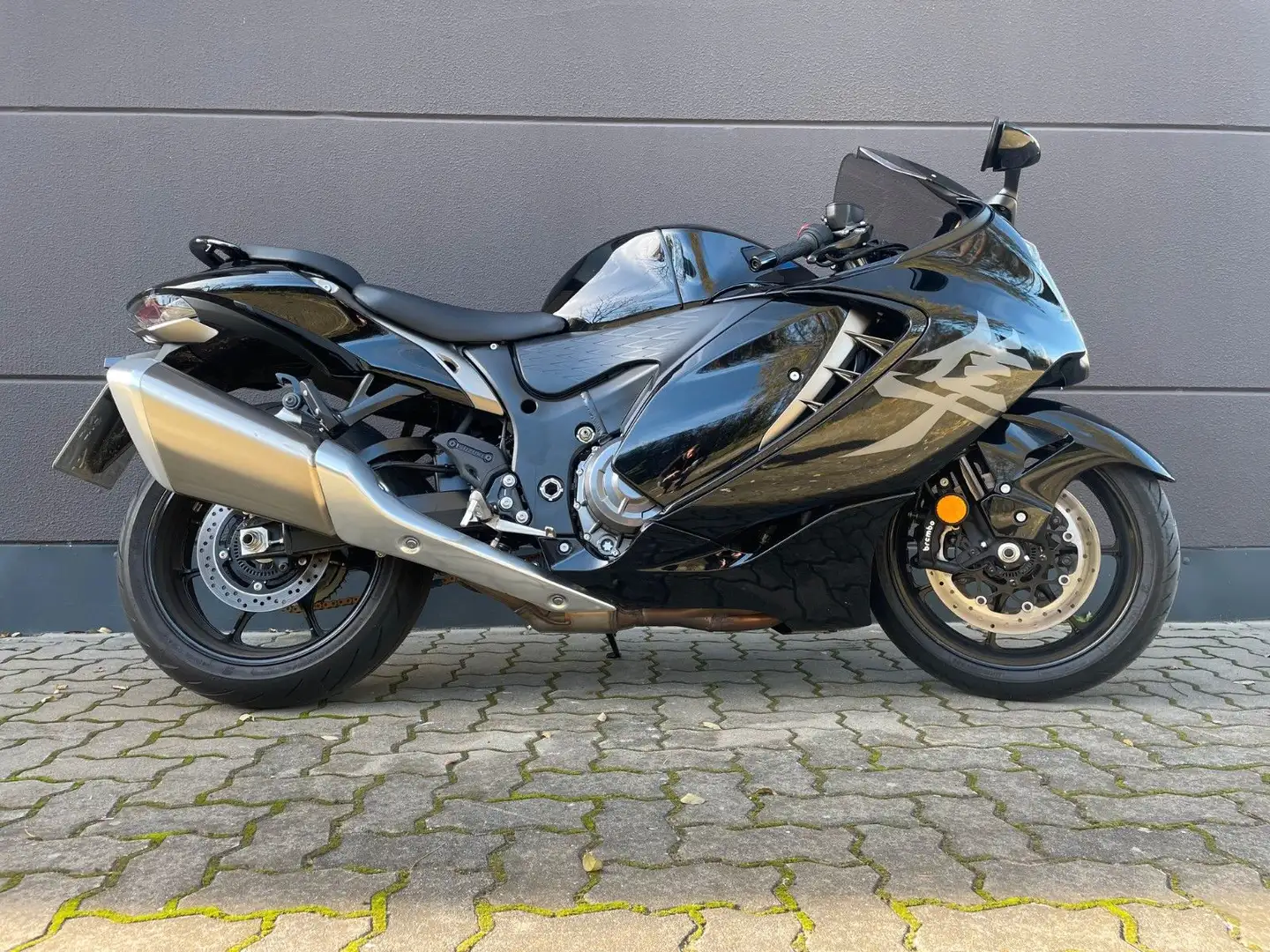 Suzuki Hayabusa GSX-1300R ABS - 2