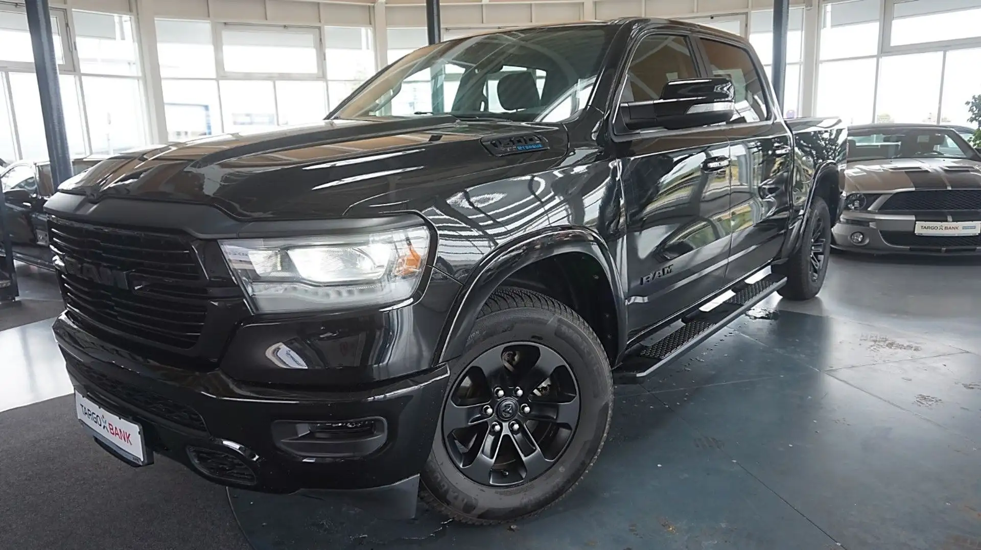 Dodge RAM 1500 HEMI *eTorque*Leder*AHK*Crew-Cab*Navi* Schwarz - 1