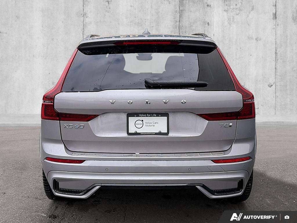 2026 Volvo XC60 T8 AWD Ultra Dark Theme alt 5
