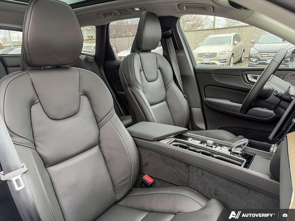 2026 Volvo XC60 T8 AWD Ultra Dark Theme thumb 22