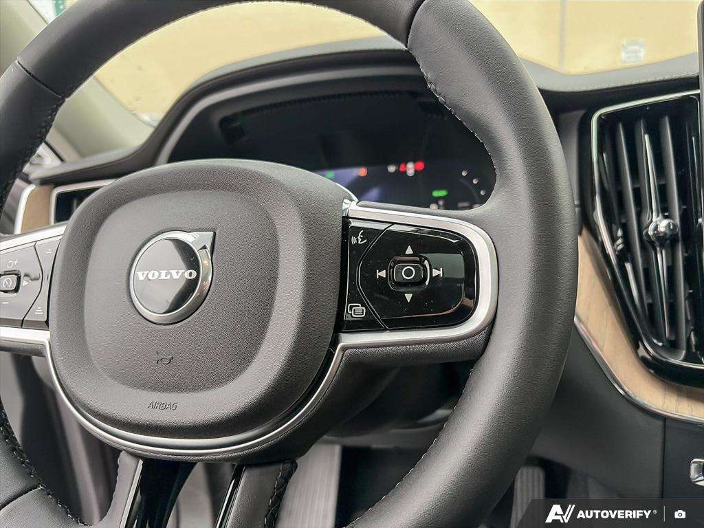 2026 Volvo XC60 T8 AWD Ultra Dark Theme thumb 16
