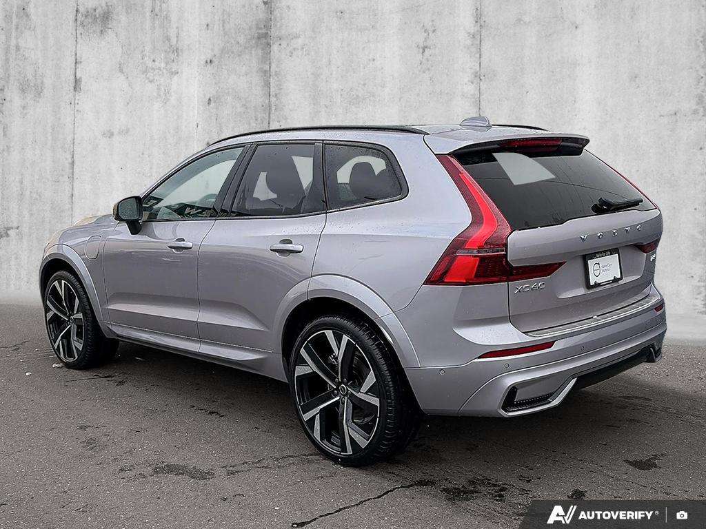2026 Volvo XC60 T8 AWD Ultra Dark Theme alt 4