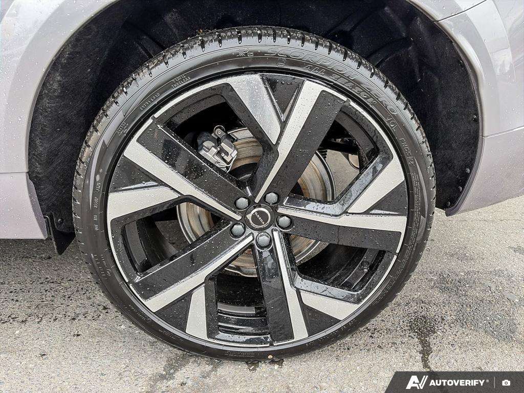 2026 Volvo XC60 T8 AWD Ultra Dark Theme thumb 6