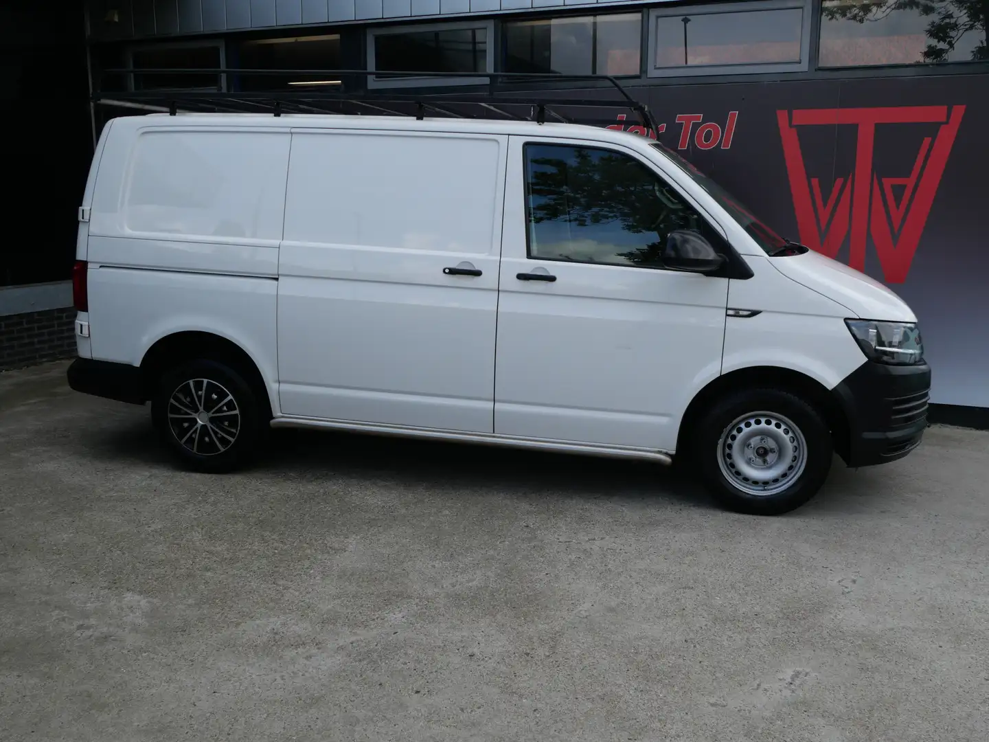 Volkswagen T6 Transporter 2.0 TDI L1H1 | IMPERIAAL | TREKHAAK | CRUISE | 140 Blanco - 1