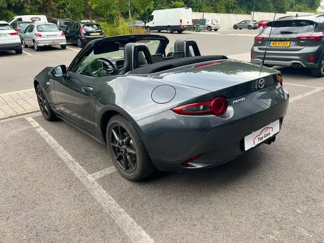 Mazda MX-5 view 6