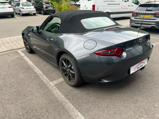 Mazda MX-5 view 2