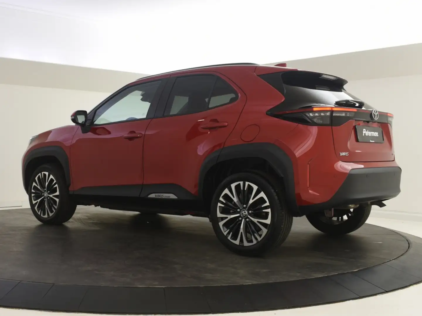 Toyota Yaris Cross 1.5 Hybrid 130 Executive | Parkeersensoren | Stuur Rouge - 2