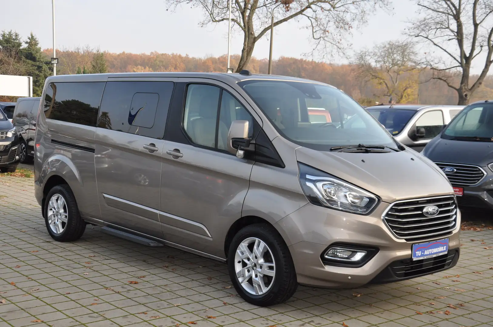 Ford Tourneo Custom 320 L2 Tourneo Titanium AHK-ACC-RKAMERA-8SITZER Beige - 1