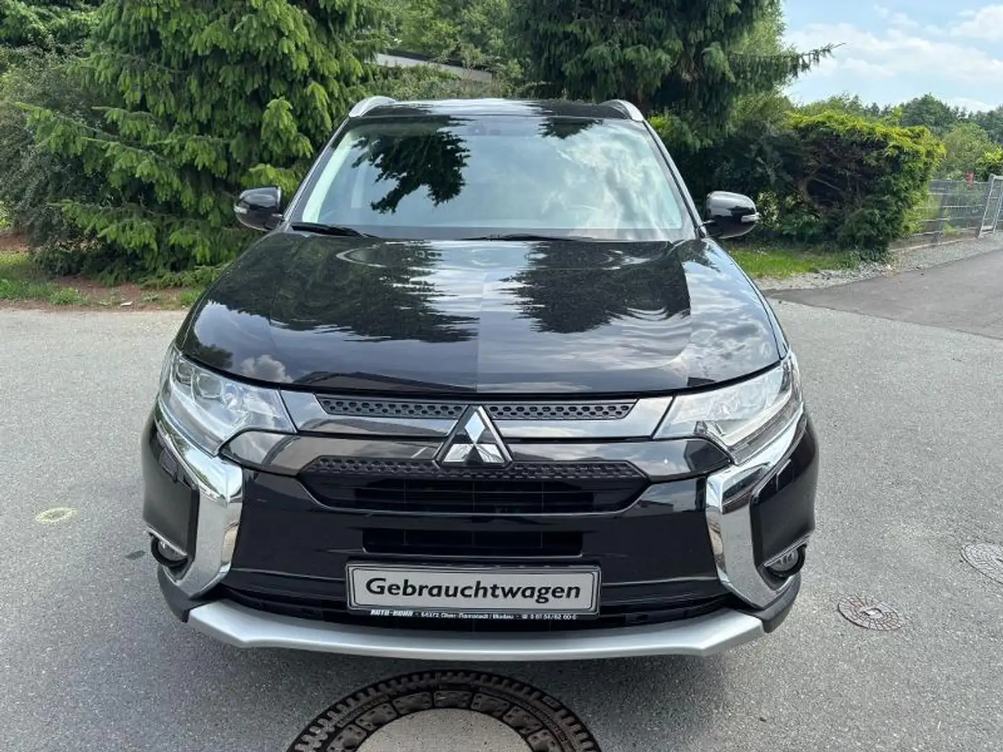 Mitsubishi Outlander TOP 2.2 DI-D 4WD; LEDER Glasdach AHK Noir - 2