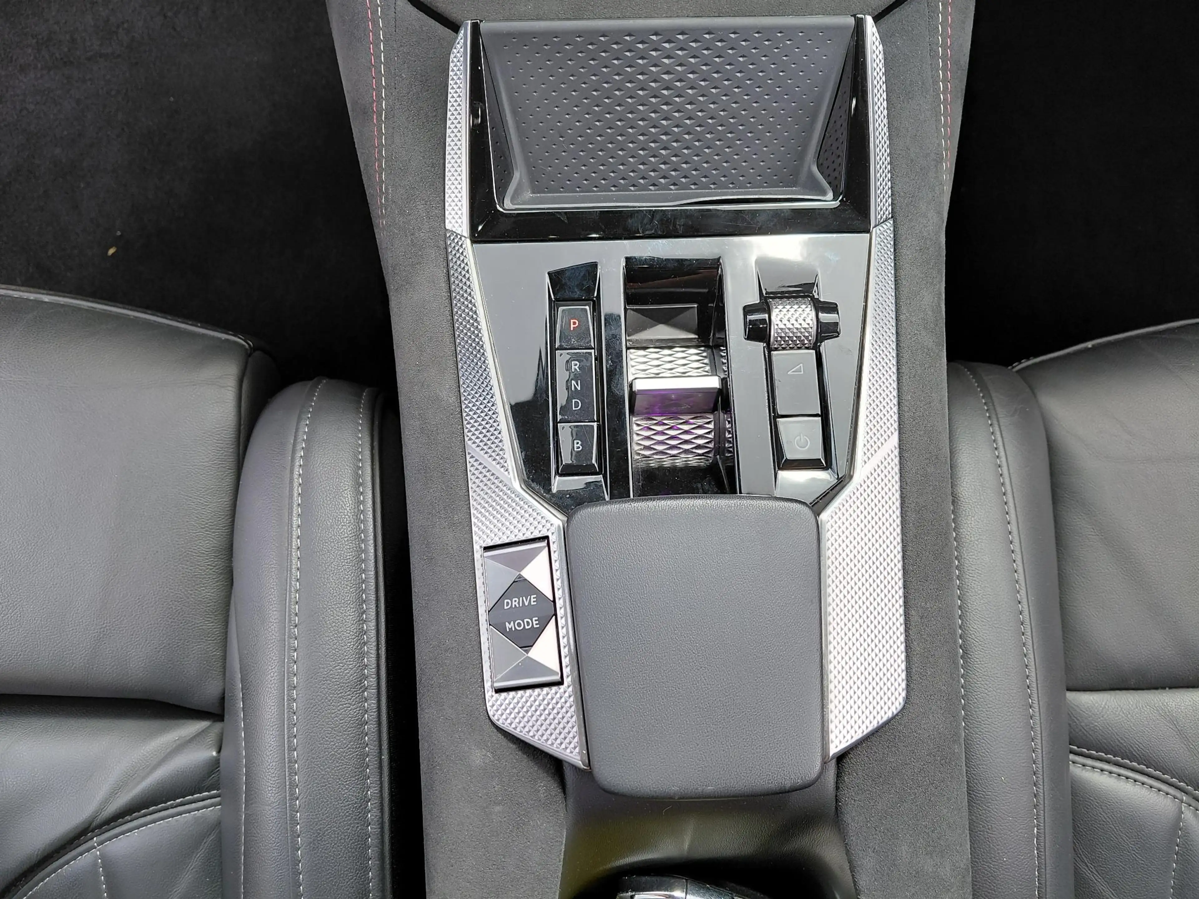 DS Automobiles DS 4 E-Tense Performance Line — photo 15