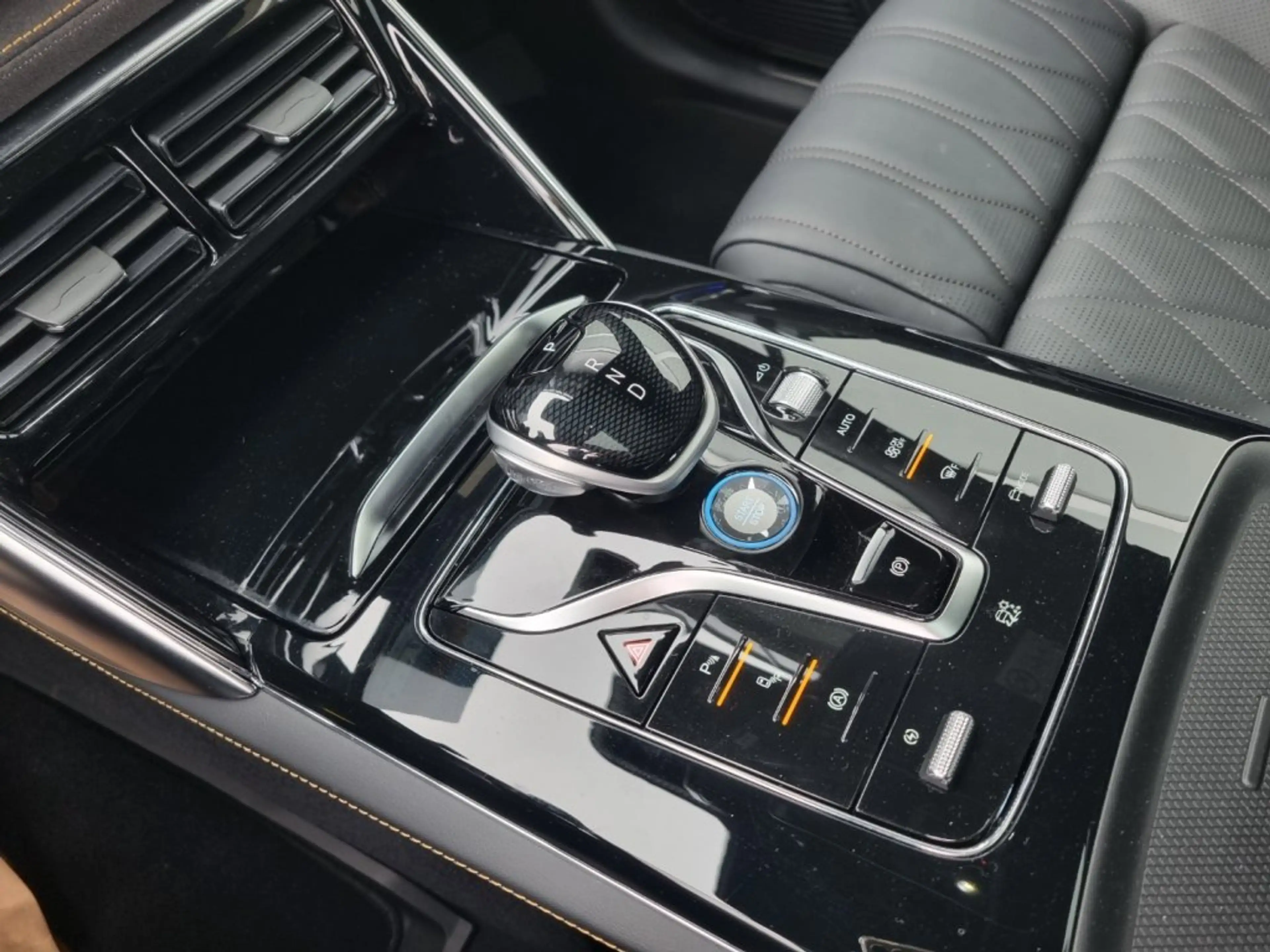 BYD Tang NEW TANG Flagship 4WD — photo 11