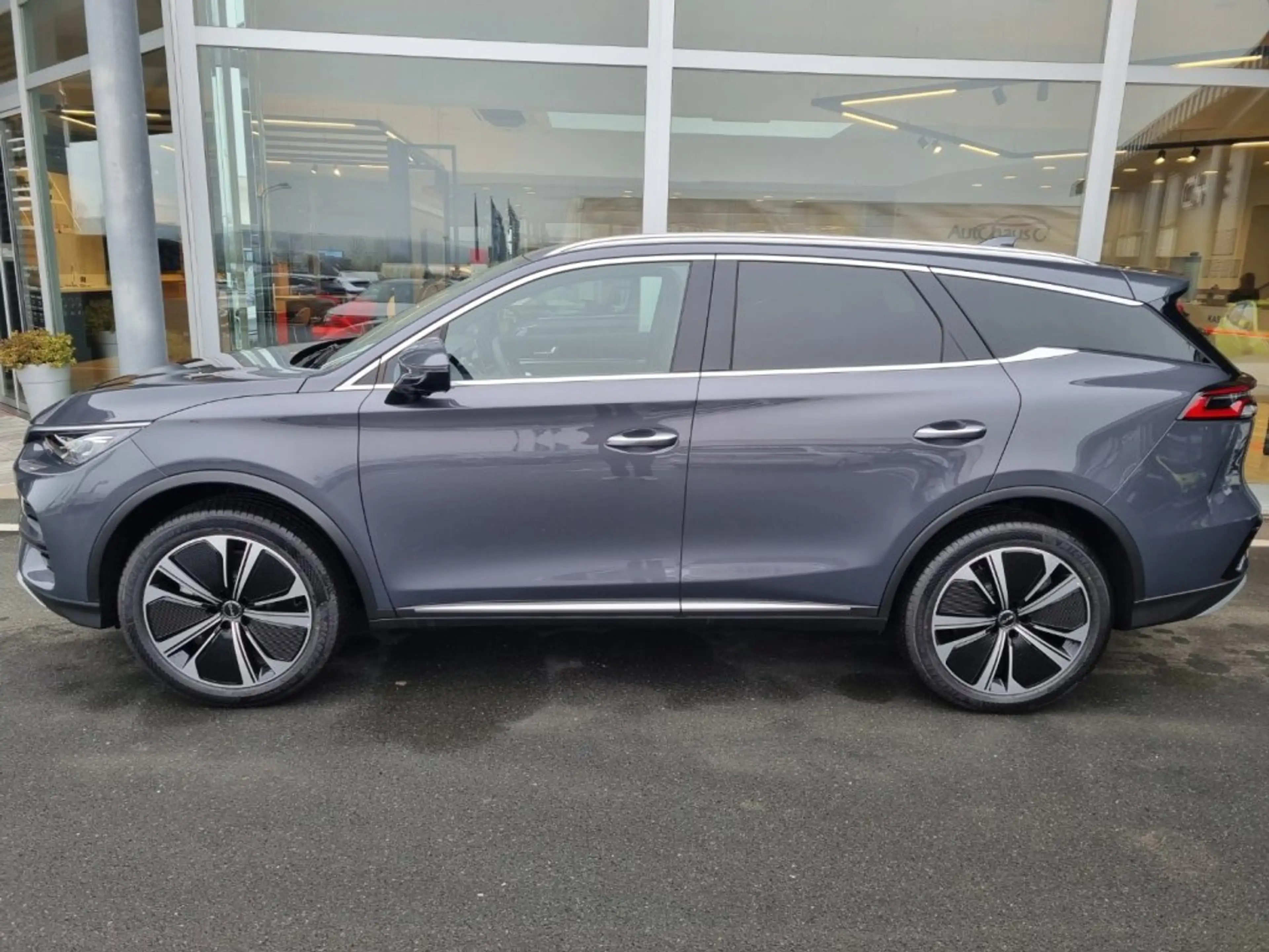 BYD Tang NEW TANG Flagship 4WD — photo 2