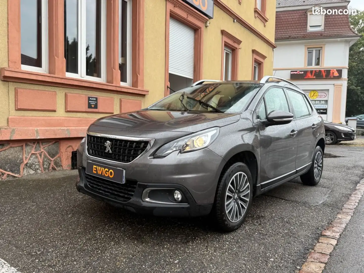 Peugeot 2008 generation-i 1.2 80 allure-radar de recul-garantie 6 mois Gris - 2