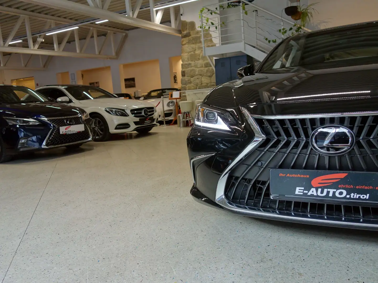 Lexus ES 300 300h Business Line Aut. HYBRID *SCHIEBEDACH *218P Schwarz - 2