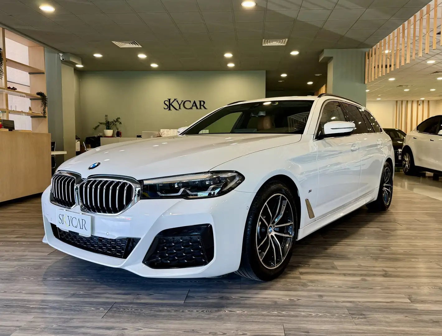 BMW 520 520d 48V Touring Msport Bianco - 1