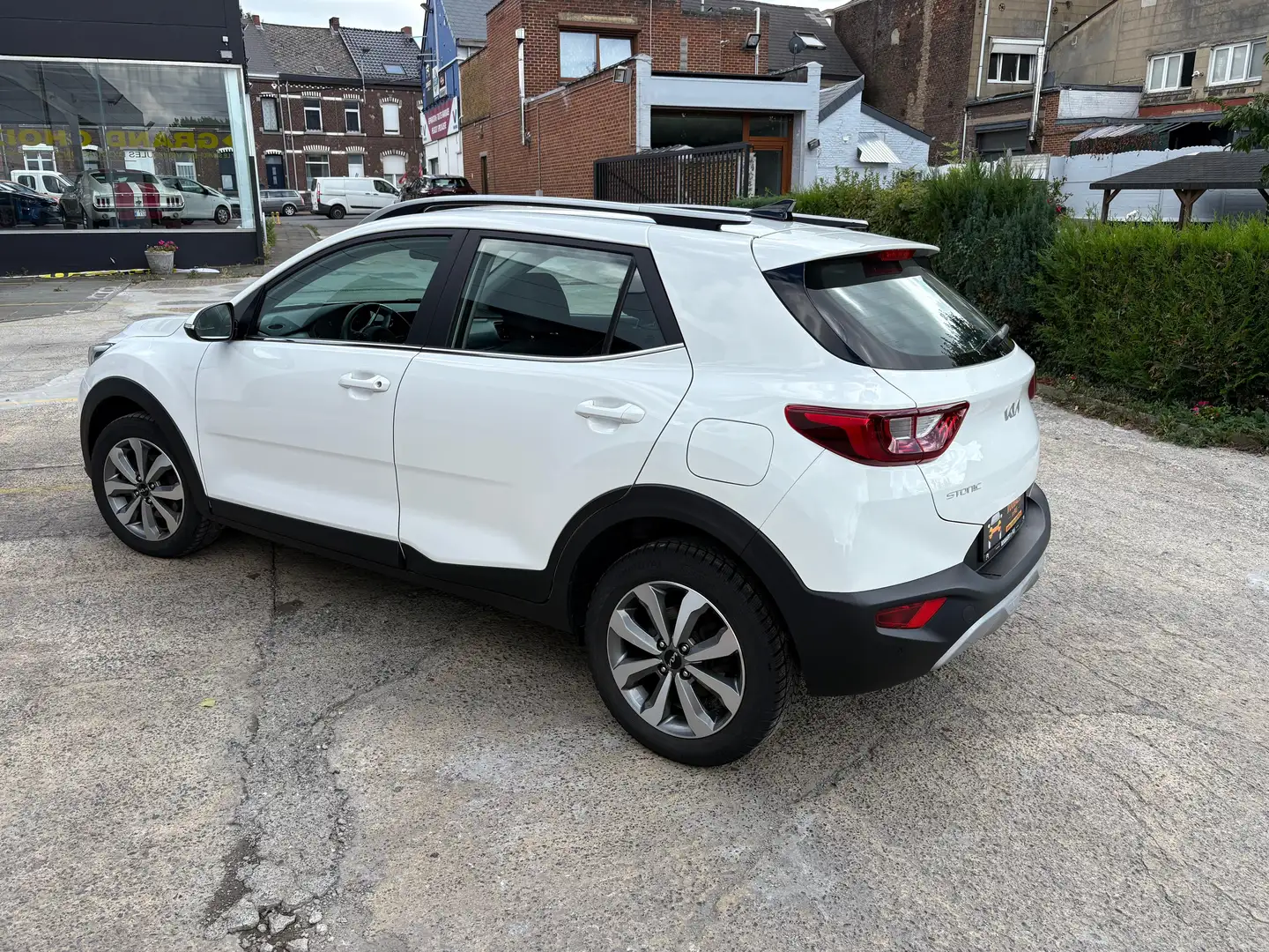 Kia Stonic Stonic 1.2i Pulse ISG avec 1 an 1/2 de garantie Blanco - 2