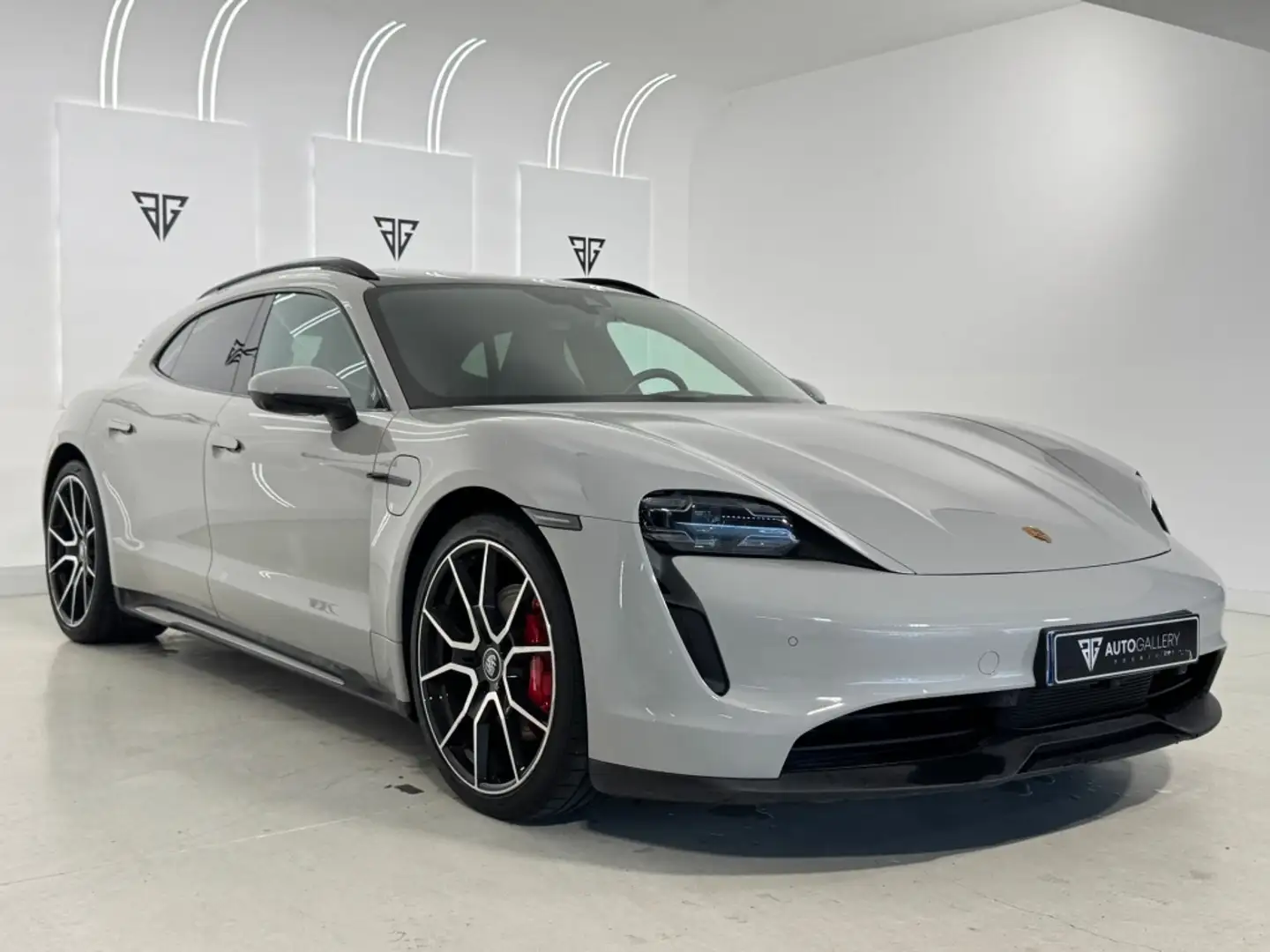 Porsche Taycan 4S Sport Turismo Gris - 2