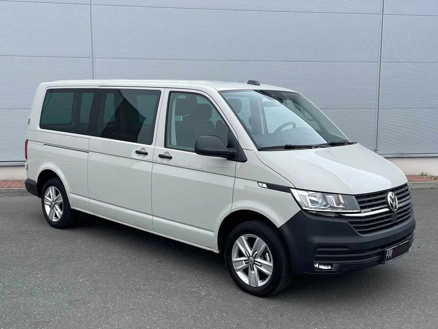 Volkswagen T6 Transporter T6.1 Transporter 2.0 TDI lang 4MOTION SITZHZ NAV Grau - 2