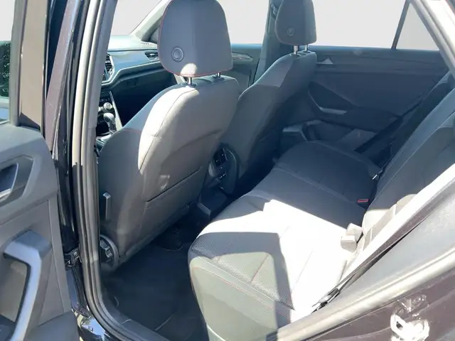 Volkswagen T-Roc view 12
