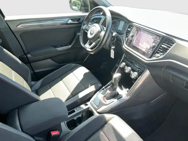 Volkswagen T-Roc view 15