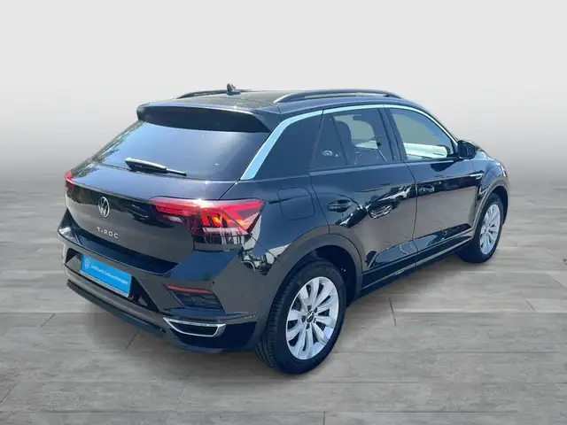 Volkswagen T-Roc view 5