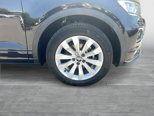 Volkswagen T-Roc view 7