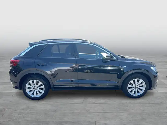 Volkswagen T-Roc view 6