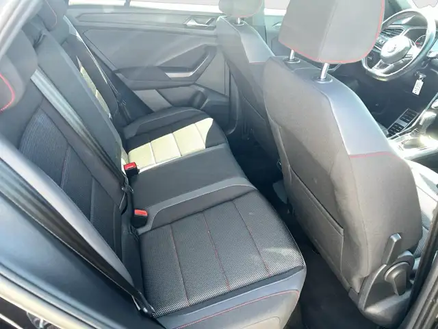 Volkswagen T-Roc view 14
