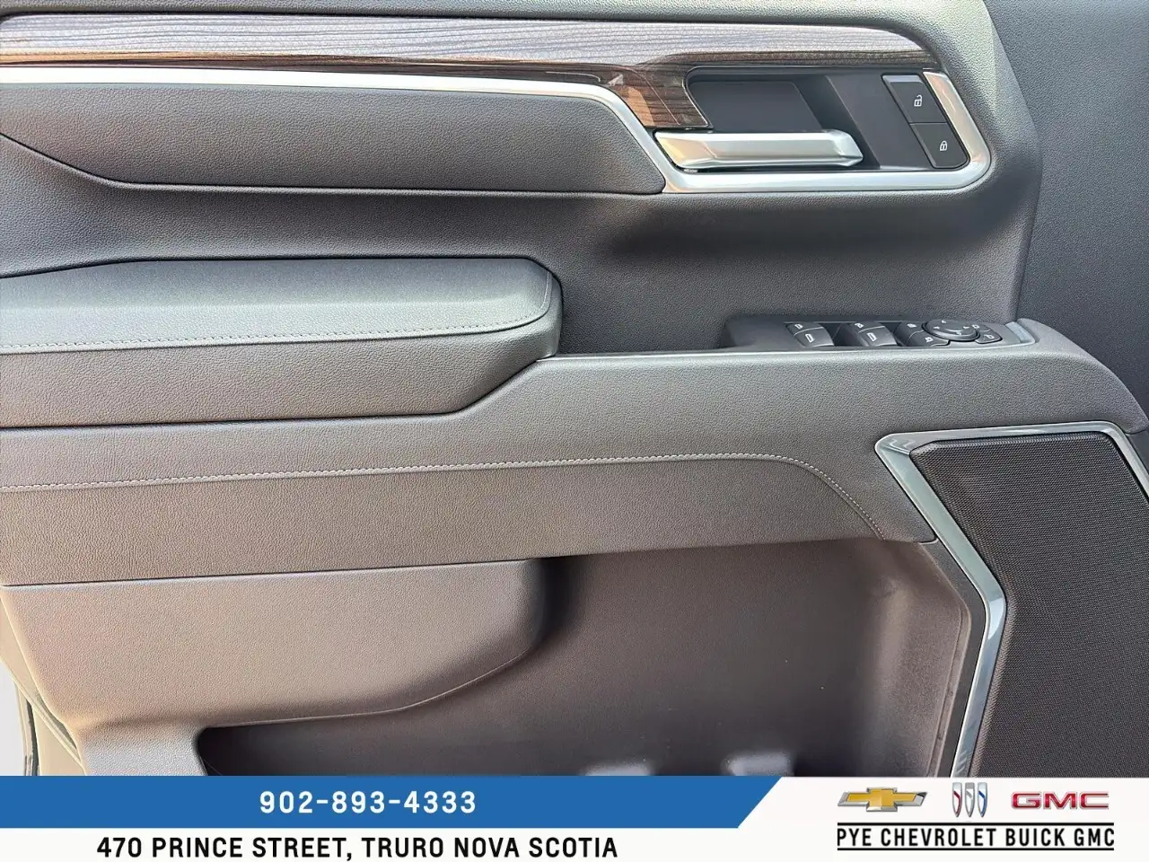 Chevrolet Silverado 2500 photo Chevrolet Silverado 2500