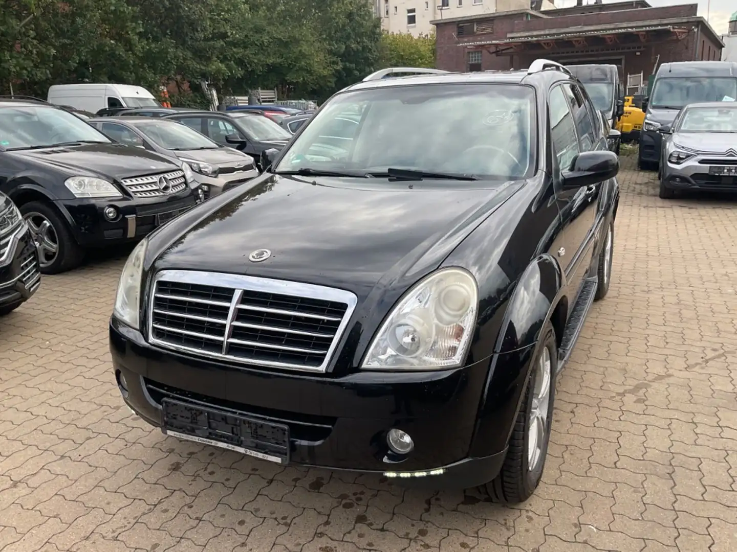 SsangYong Rexton Crystal Schwarz - 1