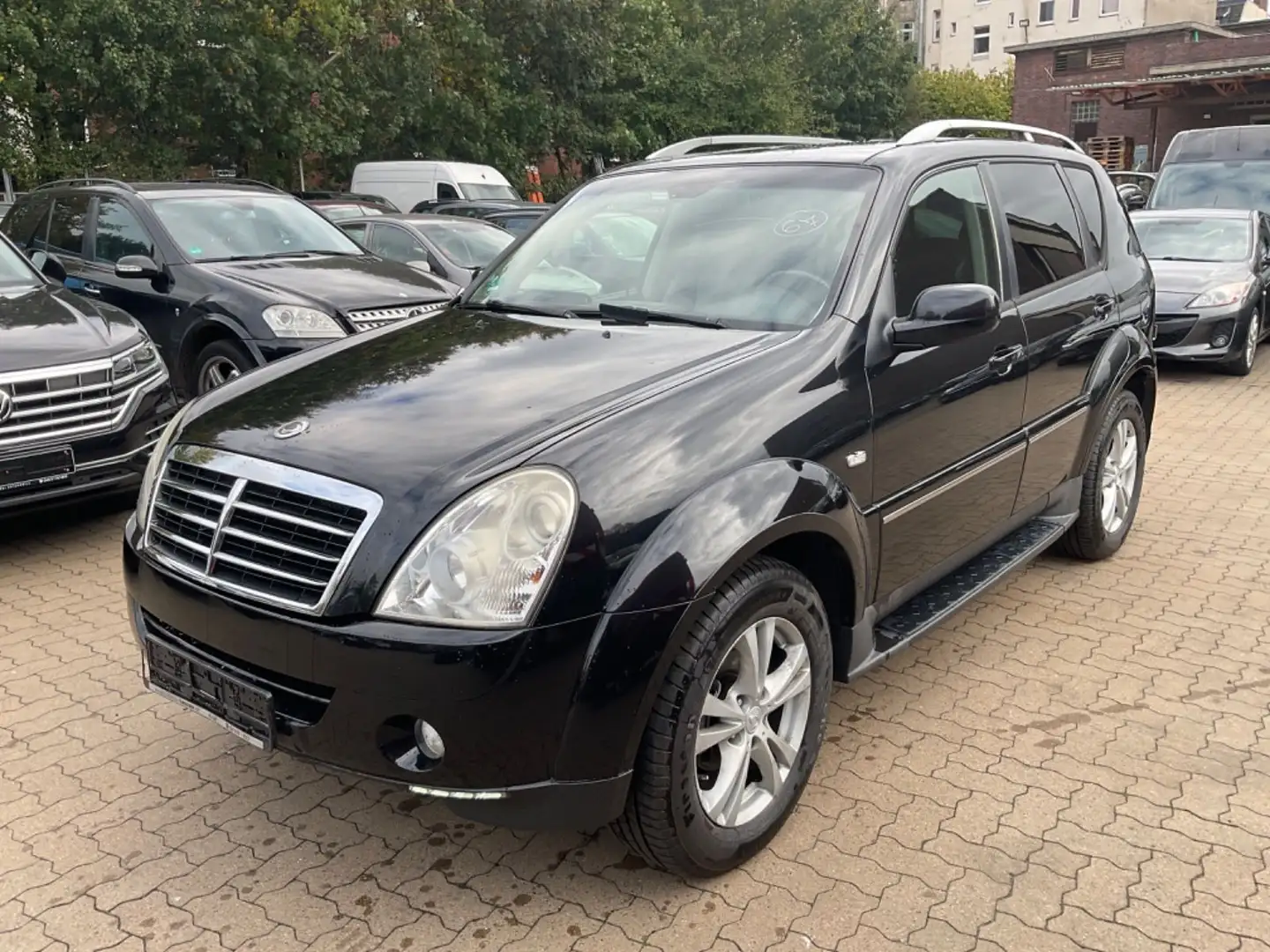 SsangYong Rexton Crystal Schwarz - 2